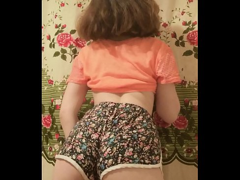 ❤️ 性感的年轻宝贝在镜头前脱下她的短裤 ❤️ Super sex❌️❤