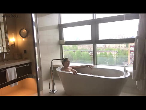 ❤️ 巨大的宝贝 激情地在浴室里撸起了她的阴部 ❤️ Super sex❌️❤